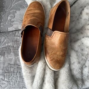 Frye slip on